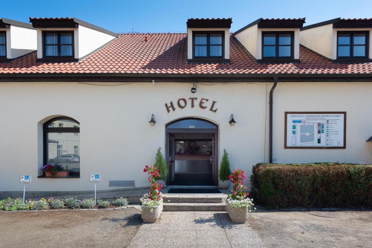 Hotel Floret Prŭhonice Exterior foto